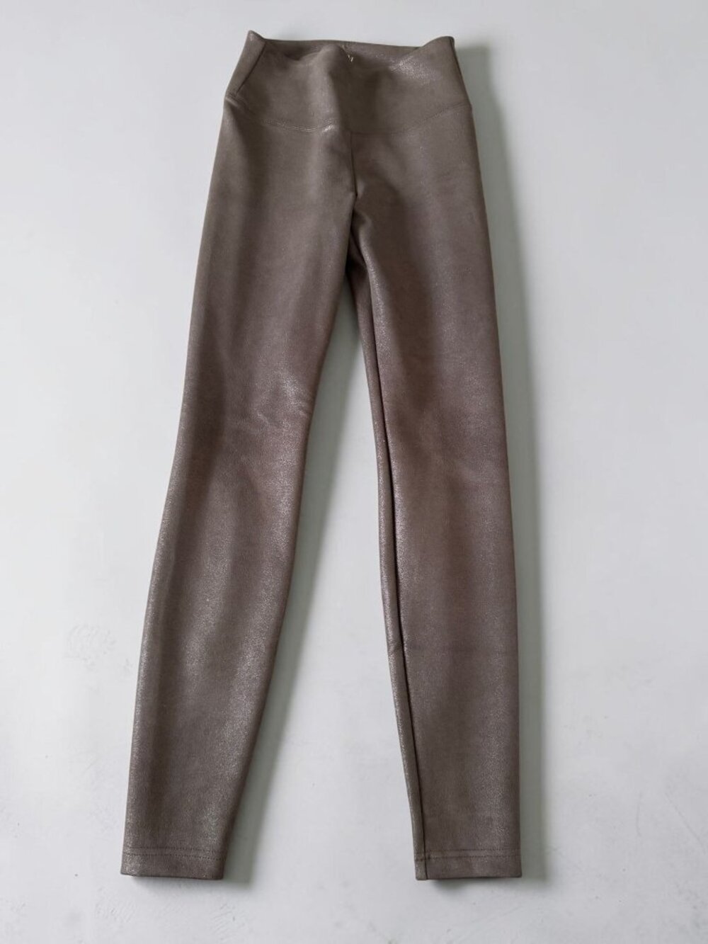 WHITE HOUSE BLACK MARKET WHBM Faux Suede Metallic Taupe Runway Leggings Size 2